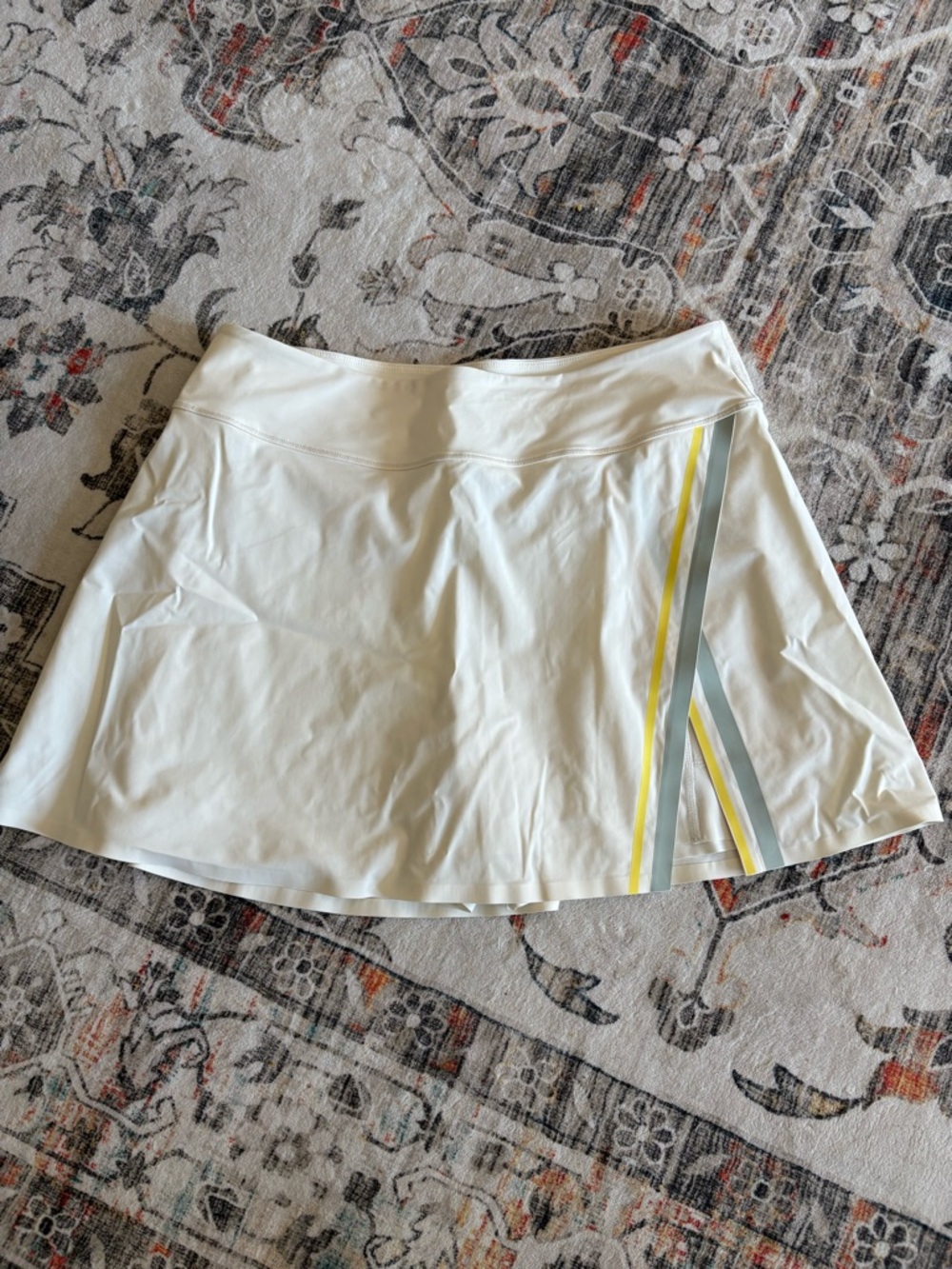 Wilson Sandstone Slice Tennis Skirt with yellow sage green stripe details size L